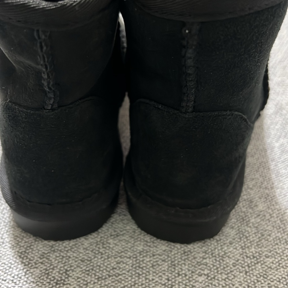 NWOT Kirkland Signature Ladies' Shearling Boot - Picture 14 of 14